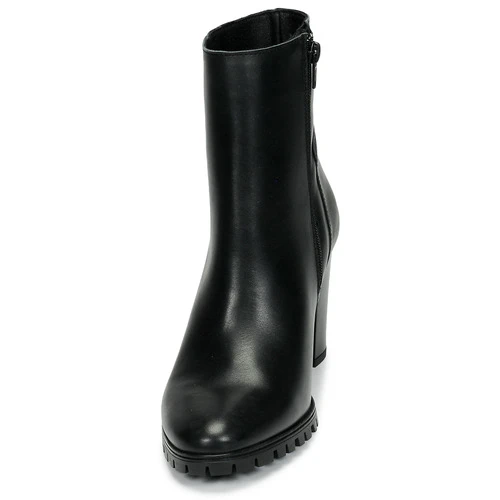 Betty London - NOHIME - Image 3