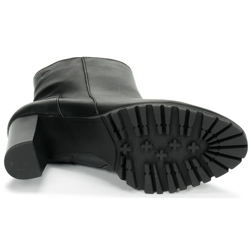 Betty London - NOHIME - Image 7